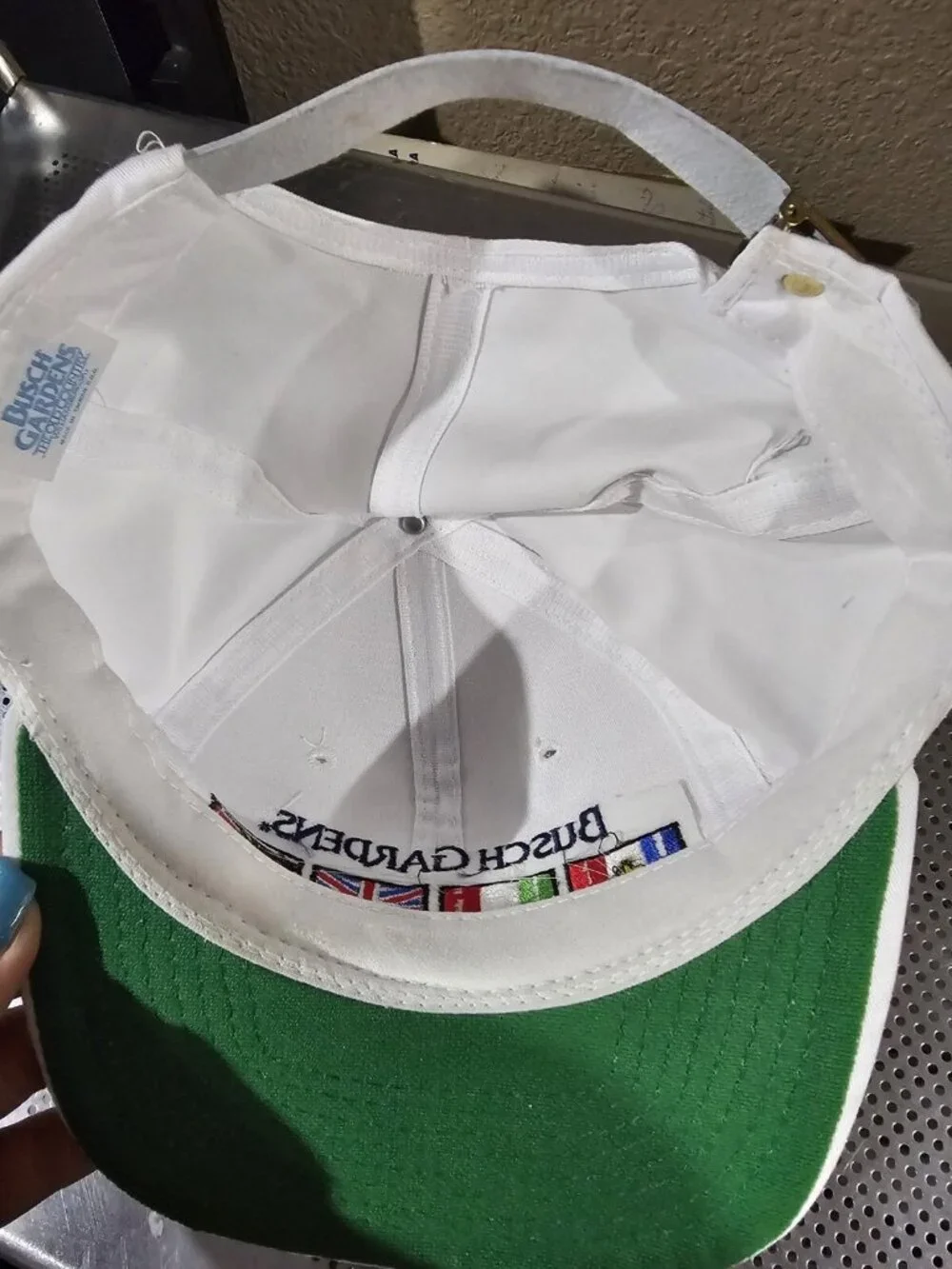 Busch Gardens Hat White Flags Spellout Embroidered Leather Strap OSFA Vintage - Picture 4 of 5